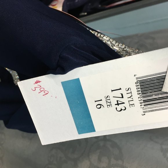 2-piece, Back Cut-out, Blingy Sexy Cruise Dress - Picture 11 of 15